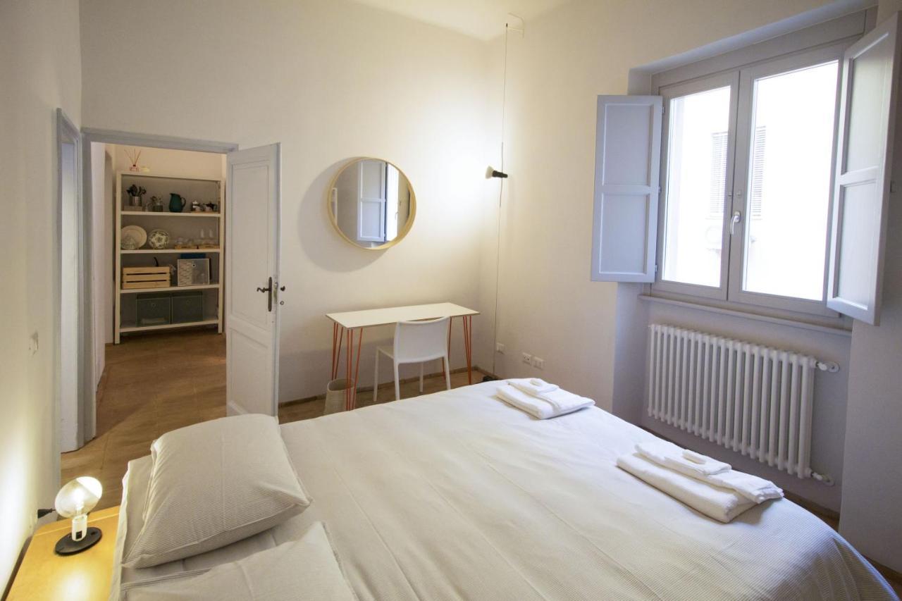 Maisonette Al Colosseo Rome Bagian luar foto