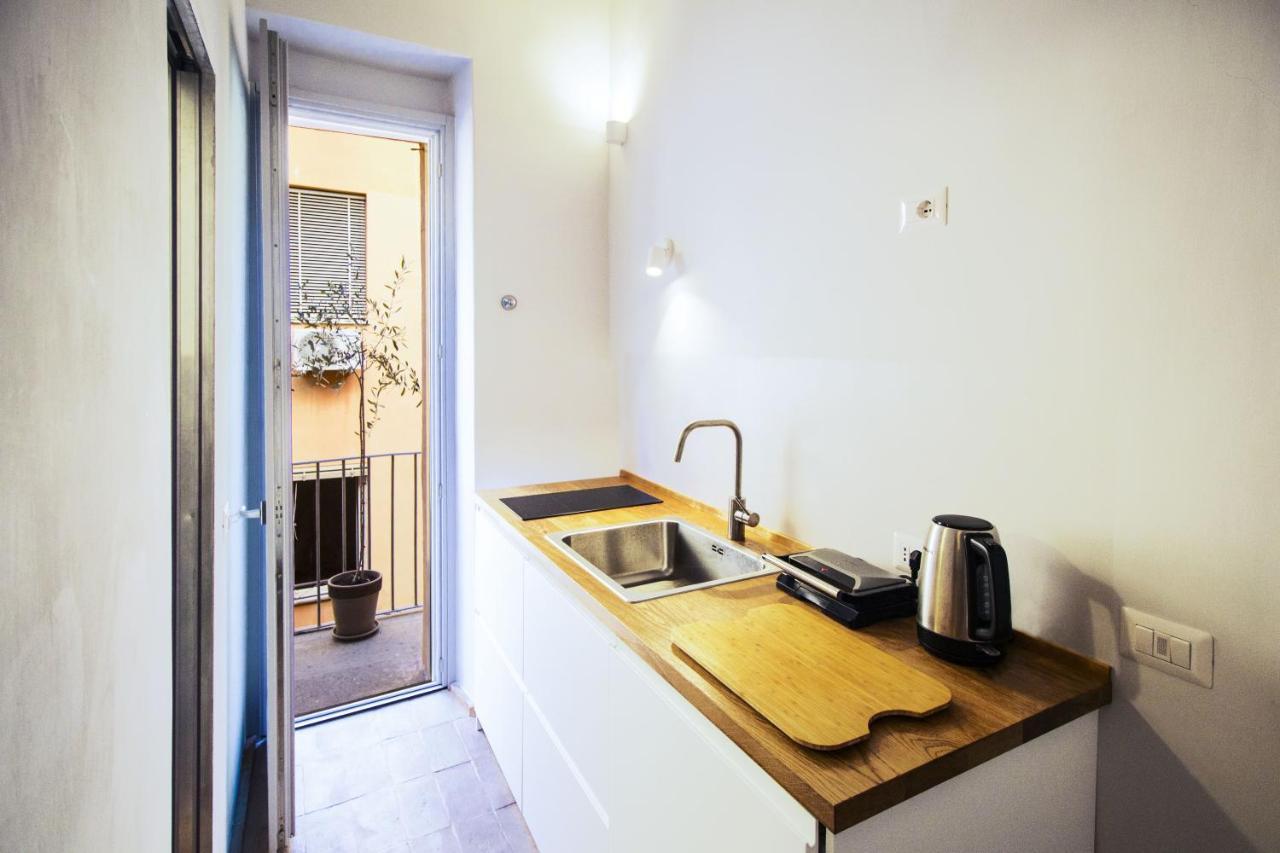 Maisonette Al Colosseo Rome Bagian luar foto